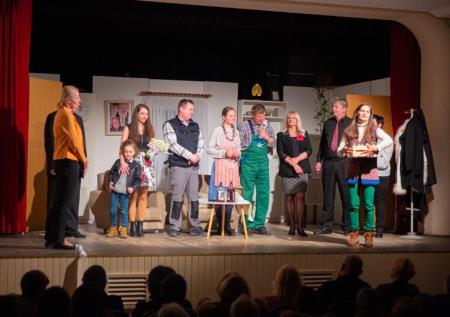 Igralska druščina ob zaključku premiere